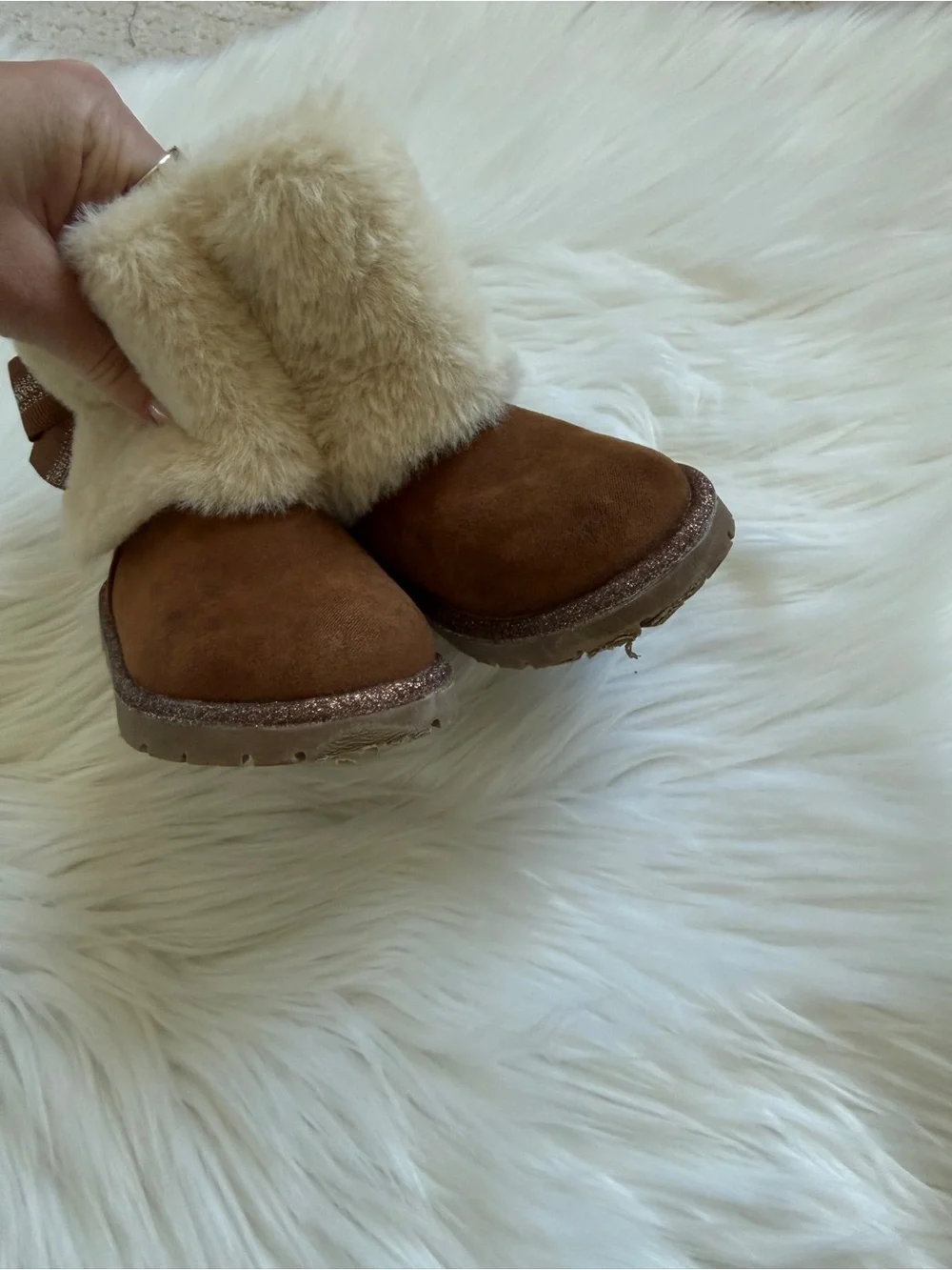 Olive & Edie Faux Fur Bow Boots Toddler 6